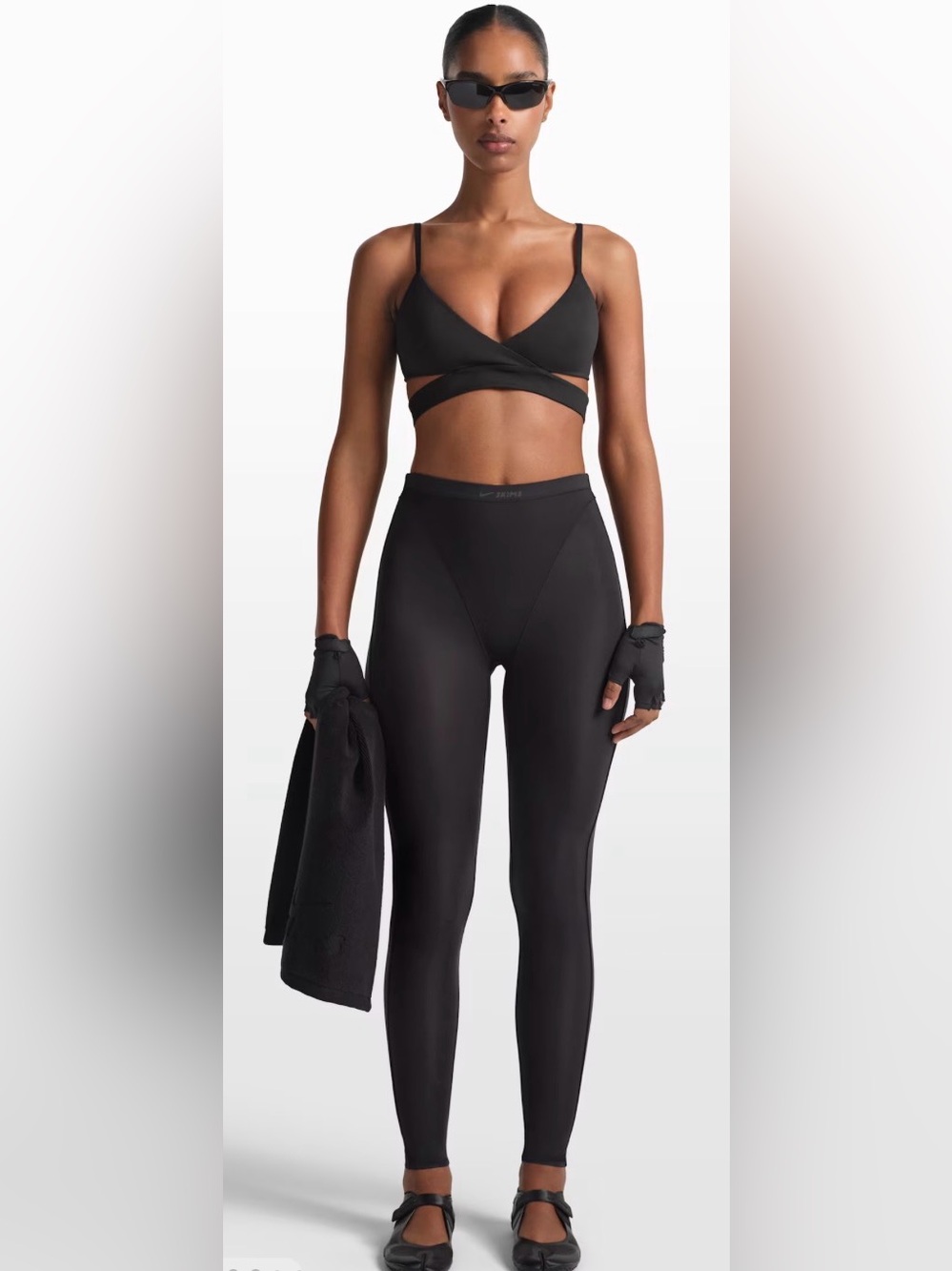SKIMS Nike Matte High-Waisted V-Panel Leggings Women’s Small Brand New